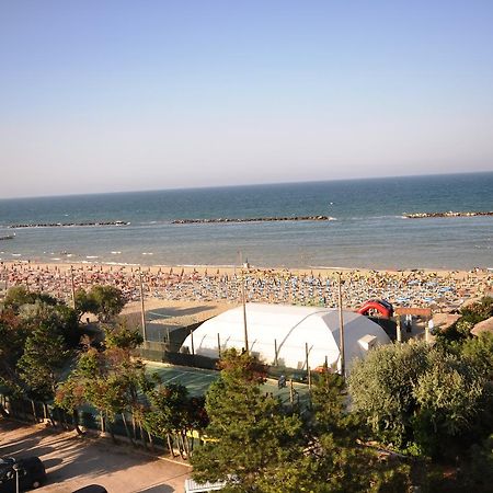 Grand Hotel Azzurra Club Lido Adriano Kültér fotó