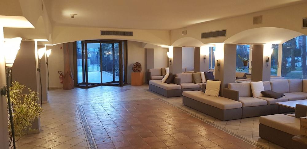 Grand Hotel Azzurra Club Lido Adriano Kültér fotó