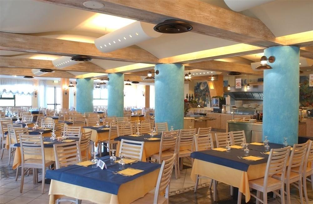 Grand Hotel Azzurra Club Lido Adriano Kültér fotó