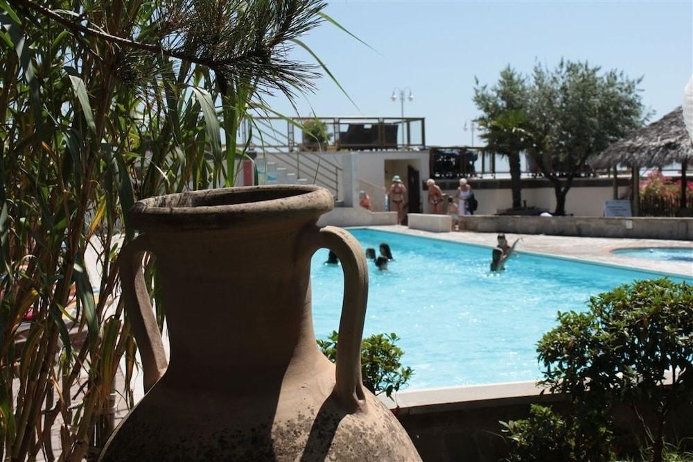 Grand Hotel Azzurra Club Lido Adriano Kültér fotó