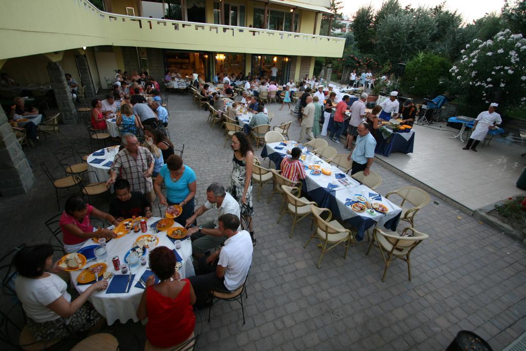 Grand Hotel Azzurra Club Lido Adriano Kültér fotó