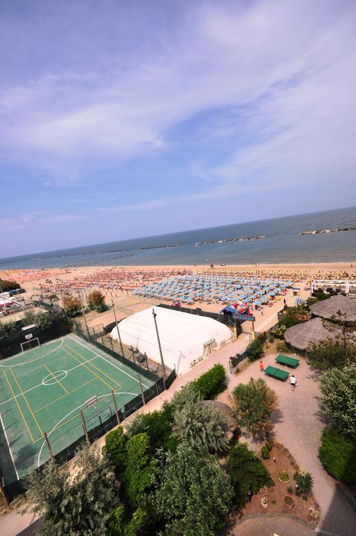 Grand Hotel Azzurra Club Lido Adriano Kültér fotó
