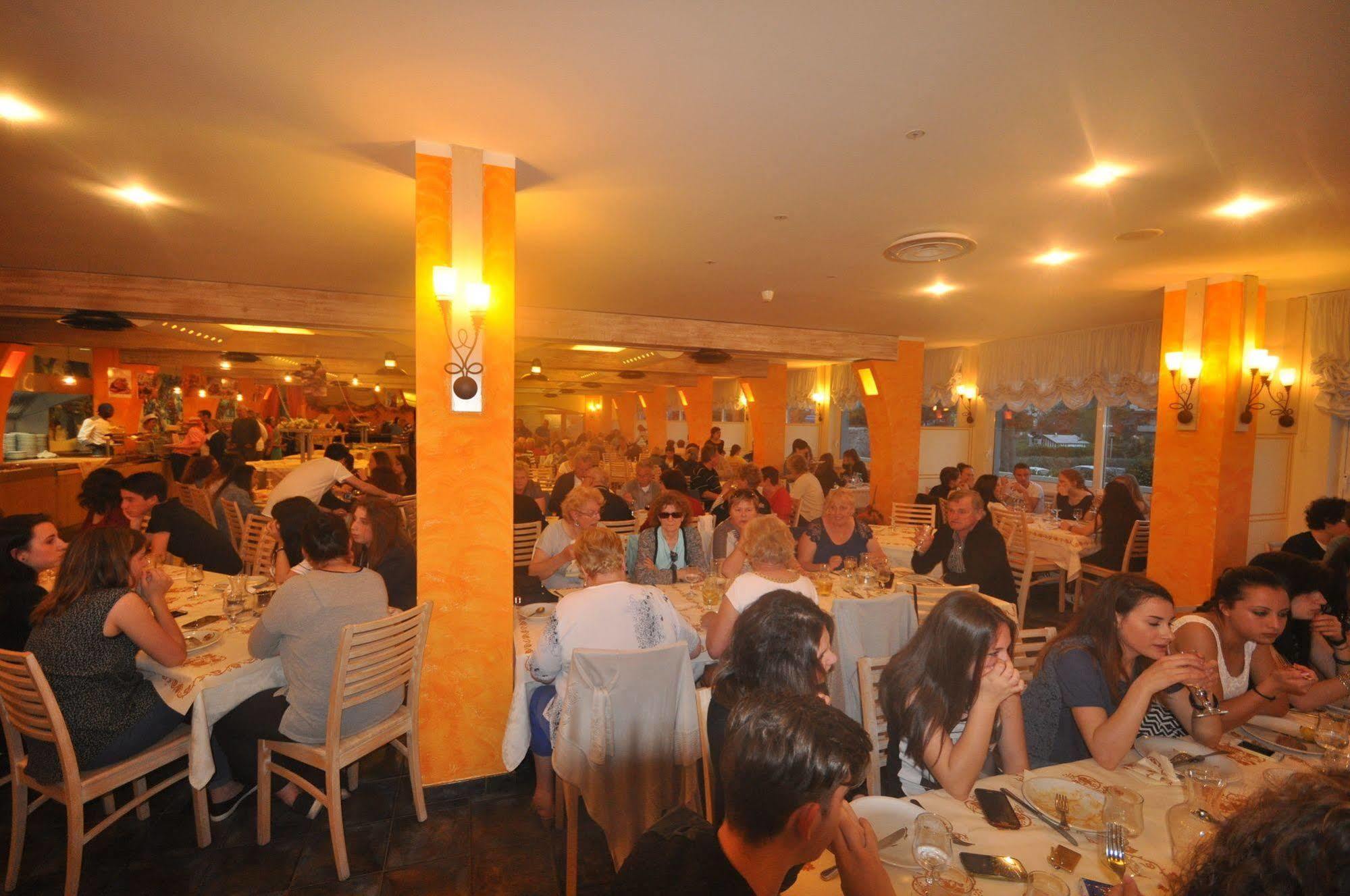 Grand Hotel Azzurra Club Lido Adriano Kültér fotó