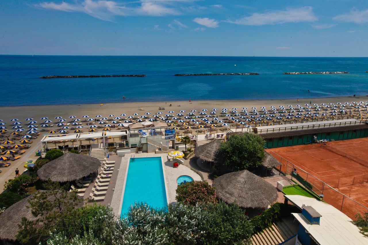 Grand Hotel Azzurra Club Lido Adriano Kültér fotó